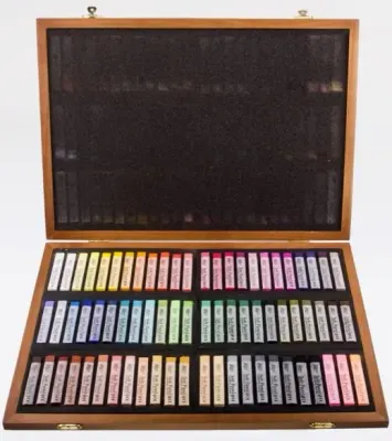 MUNGYO PASTEL BOYA GALLERY SOFT KÖŞELİ 72 Lİ AHŞAP KUTU MPV-72 W
